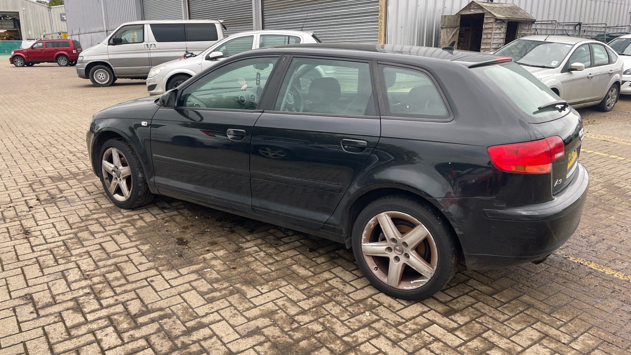AUDI A3 1.9 TDI - Hatchback: foto 3 AUDI A3 1.9 TDI - Hatchback: foto 3