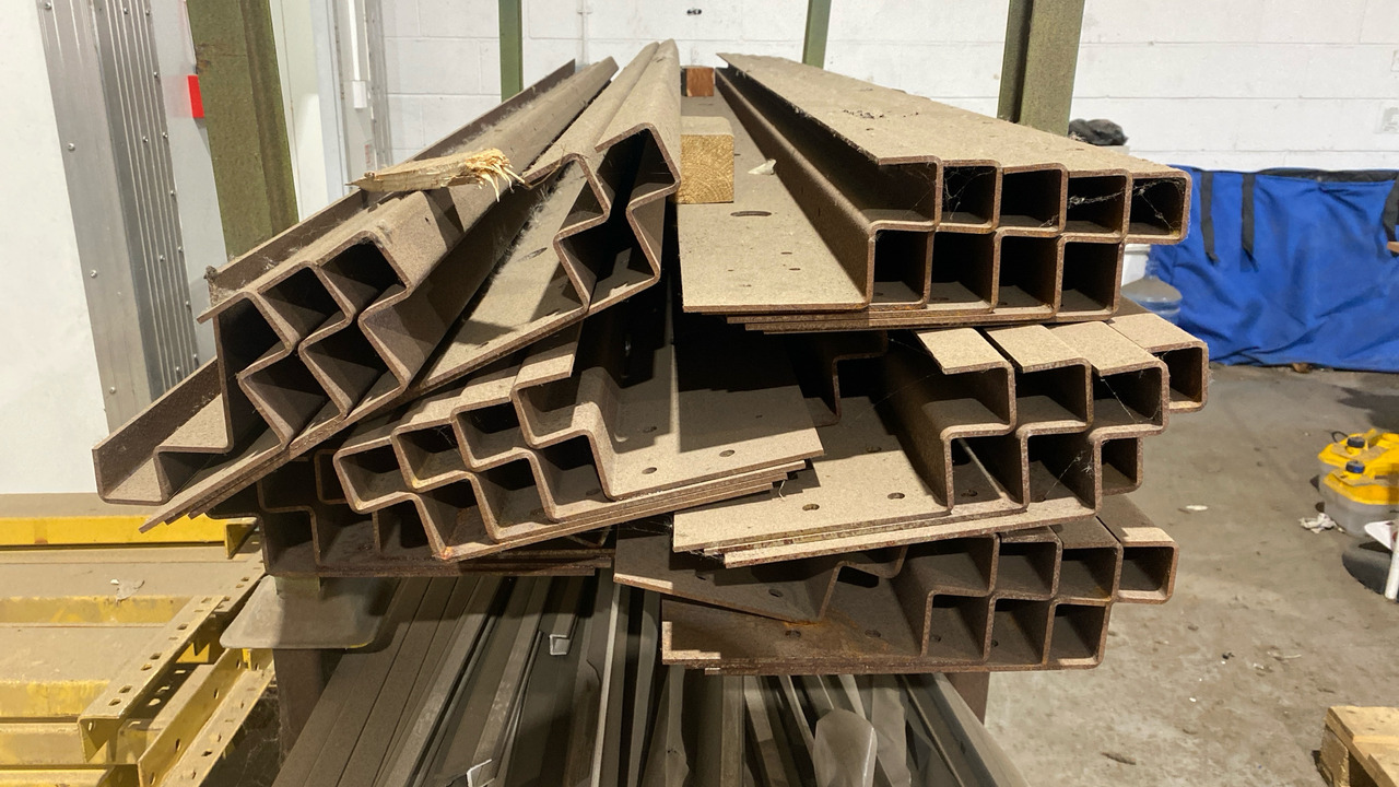 BRIDGE RAILS (STIILAGE) - Equipamento de construção: foto 4 BRIDGE RAILS (STIILAGE) - Equipamento de construção: foto 4