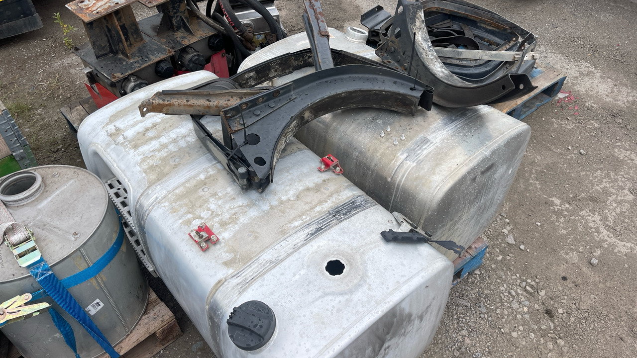 DAF ALLOY TANKS - Equipamento de construção: foto 3 DAF ALLOY TANKS - Equipamento de construção: foto 3