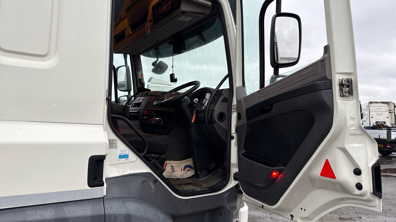 DAF CF 260 - Caminhão com lona: foto 5 DAF CF 260 - Caminhão com lona: foto 5