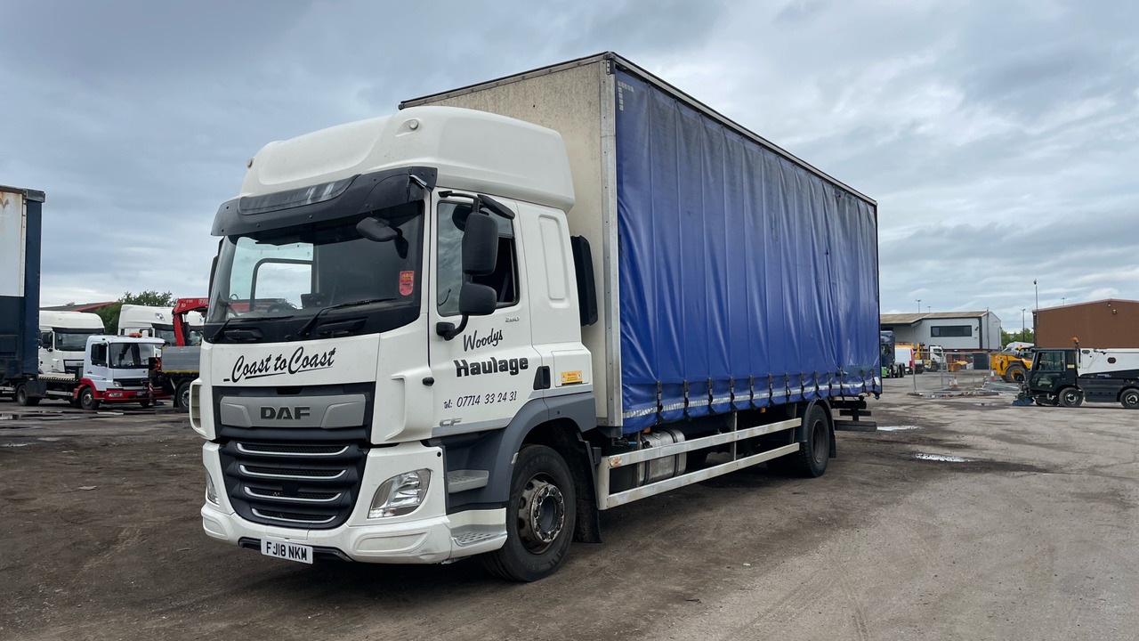 DAF CF 260 - Caminhão com lona: foto 2 DAF CF 260 - Caminhão com lona: foto 2