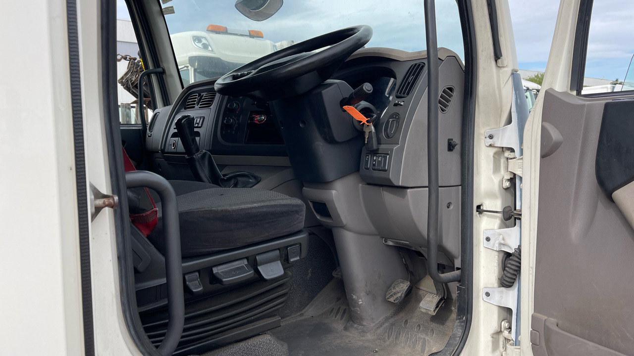 DAF LF 150 - Caminhão com lona: foto 5 DAF LF 150 - Caminhão com lona: foto 5