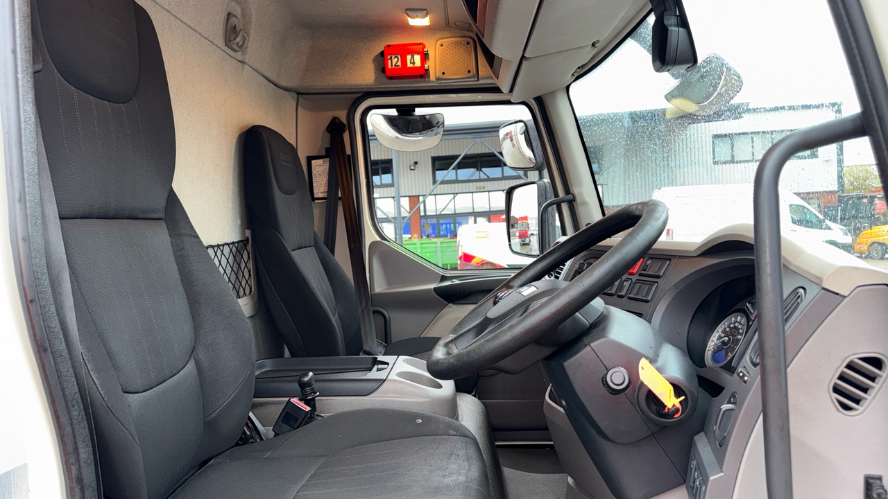 DAF LF 180 - Caminhão com lona: foto 5 DAF LF 180 - Caminhão com lona: foto 5