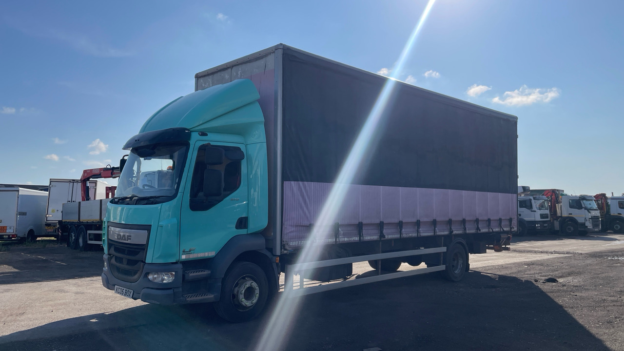 DAF LF 210 - Caminhão com lona: foto 2 DAF LF 210 - Caminhão com lona: foto 2