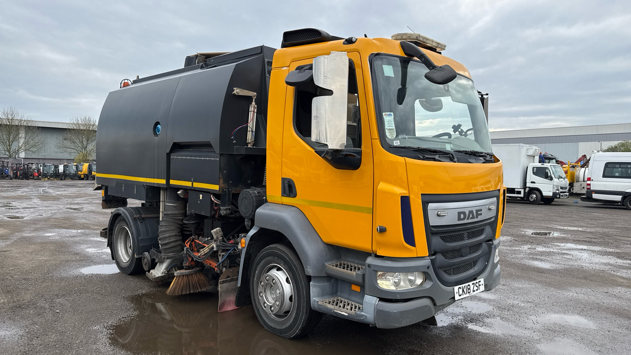 DAF LF - Varredora urbana: foto 1 DAF LF - Varredora urbana: foto 1