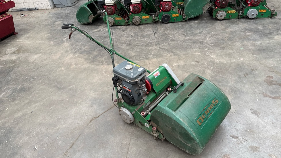 DENNIS FT510 PEDESTRIAN CYLINDER MOWER WITH 5K UNIT & GRASS BOX - Equipamento de construção: foto 2 DENNIS FT510 PEDESTRIAN CYLINDER MOWER WITH 5K UNIT & GRASS BOX - Equipamento de construção: foto 2