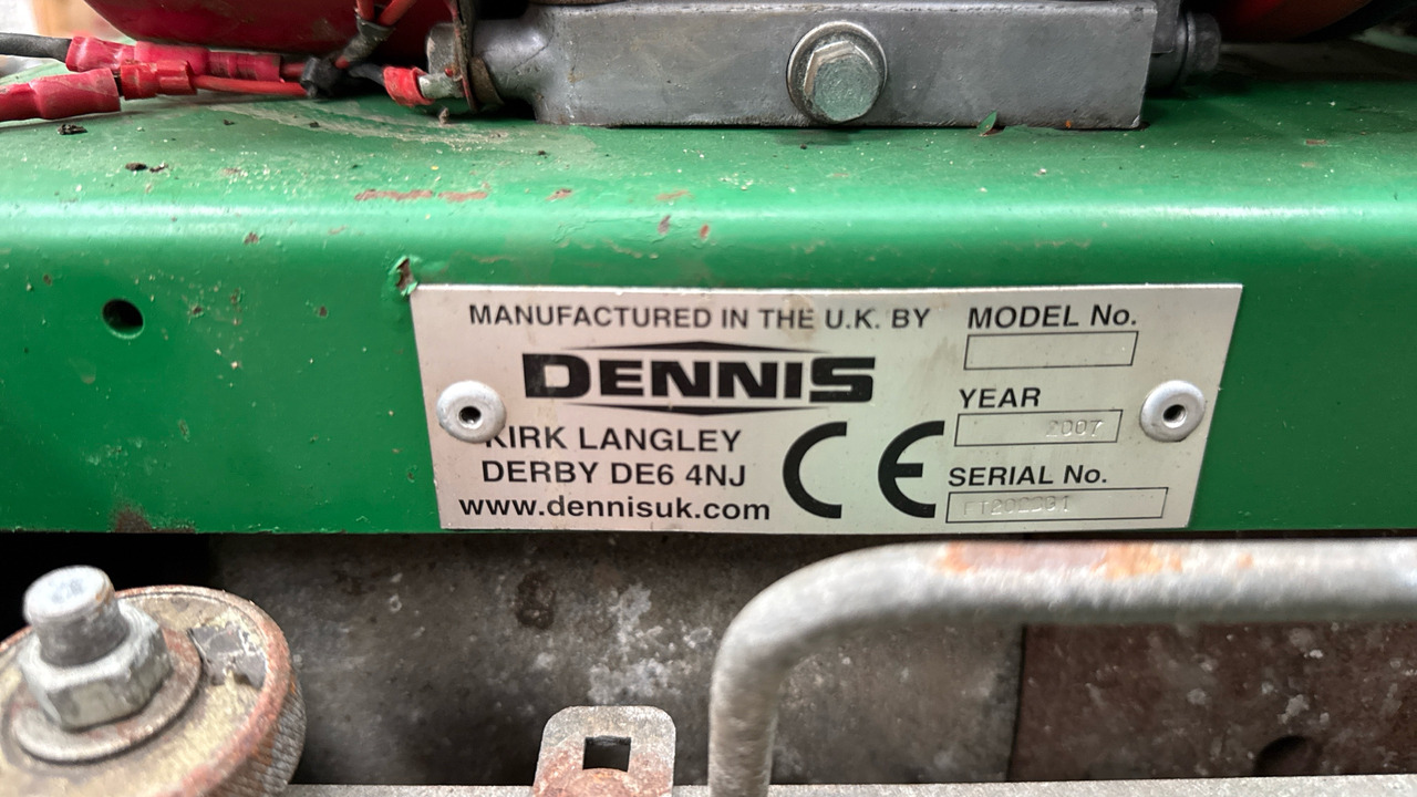 DENNIS FT510 PEDESTRIAN CYLINDER MOWER WITH 9K UNIT AND GRASS BOX - Equipamento de construção: foto 5 DENNIS FT510 PEDESTRIAN CYLINDER MOWER WITH 9K UNIT AND GRASS BOX - Equipamento de construção: foto 5