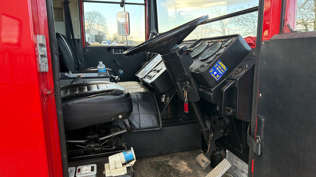 DENNIS RS 135 - Carro de bombeiro: foto 5 DENNIS RS 135 - Carro de bombeiro: foto 5