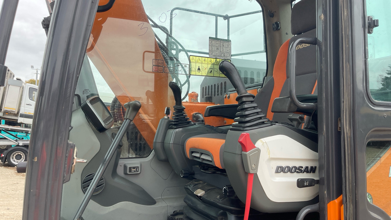 DOOSAN DX140LCR-5 - Escavadora de rastos: foto 5 DOOSAN DX140LCR-5 - Escavadora de rastos: foto 5