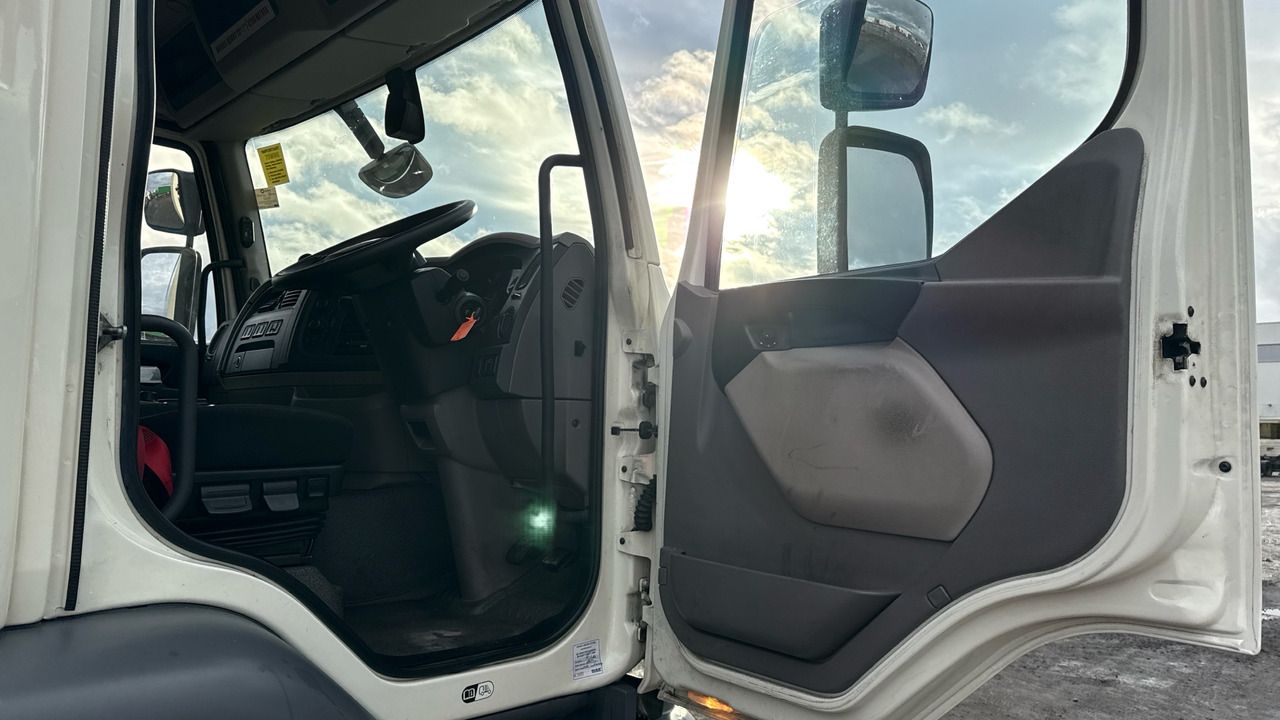 Daf LF 260 - Caminhão com lona: foto 5 Daf LF 260 - Caminhão com lona: foto 5