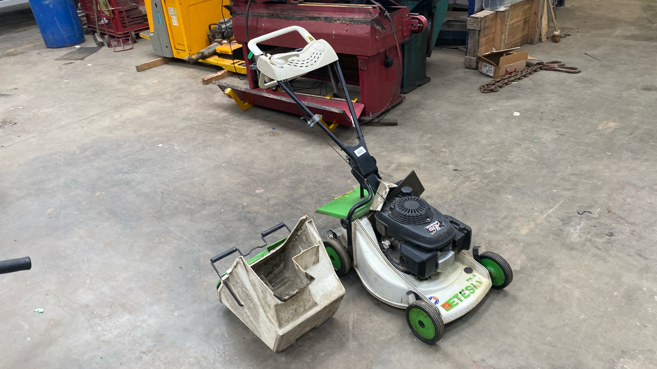 ETESIA PHTS MOWER, HONDA GCV 160 ENGINE - Cortador de grama: foto 1 ETESIA PHTS MOWER, HONDA GCV 160 ENGINE - Cortador de grama: foto 1