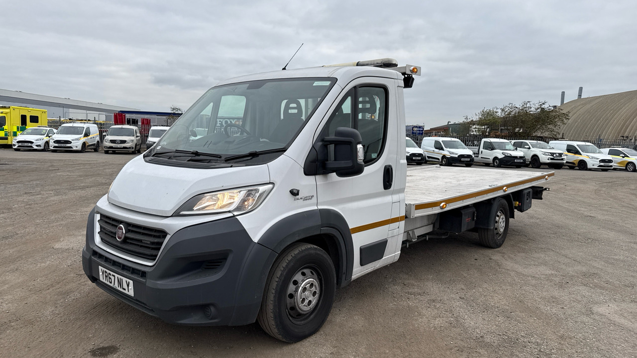FIAT DUCATO 35 2.3 Multijet 30PS - Caminhão transporte de veículos: foto 2 FIAT DUCATO 35 2.3 Multijet 30PS - Caminhão transporte de veículos: foto 2