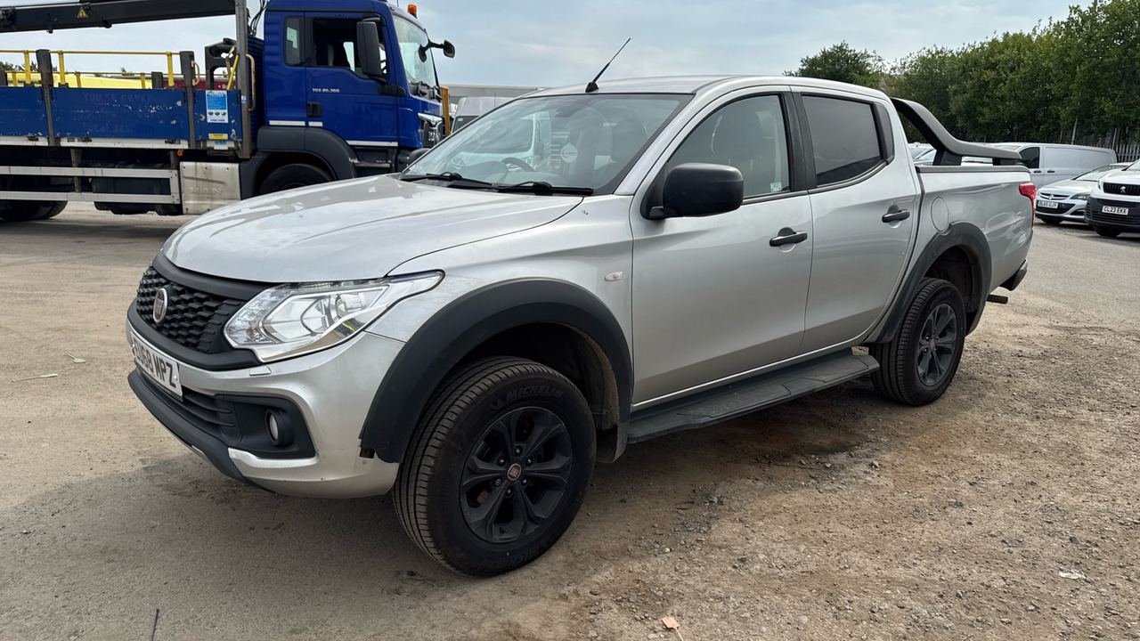 FIAT FULLBACK 2.4 180HP CROSS - Pick-up, Carrinha cabine dupla: foto 2 FIAT FULLBACK 2.4 180HP CROSS - Pick-up, Carrinha cabine dupla: foto 2