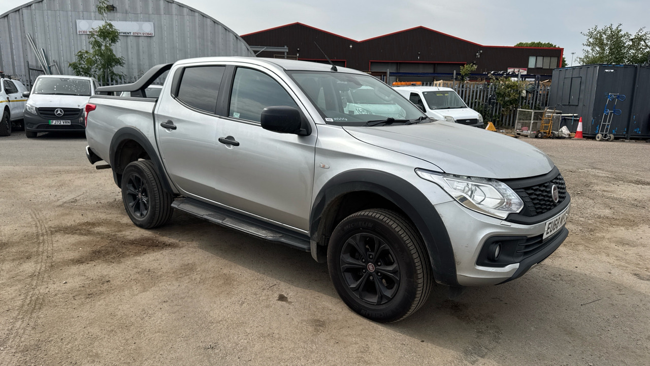 FIAT FULLBACK 2.4 180HP CROSS - Pick-up, Carrinha cabine dupla: foto 1 FIAT FULLBACK 2.4 180HP CROSS - Pick-up, Carrinha cabine dupla: foto 1