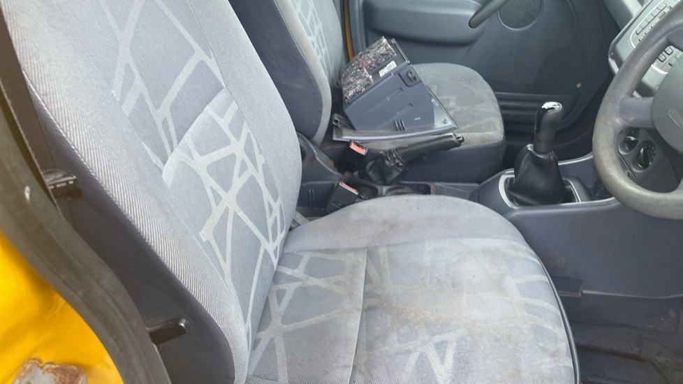 Furgão compacto FORD TRANSIT CONNECT T200 1.8 TDCI 75PS: foto 8 Furgão compacto FORD TRANSIT CONNECT T200 1.8 TDCI 75PS: foto 8