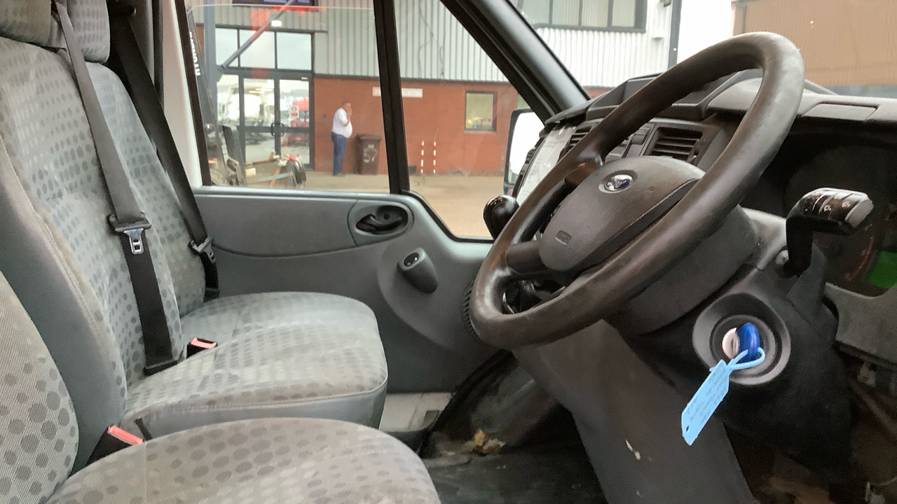 FORD TRANSIT T350 TDCI 125PS - Furgão basculante: foto 5 FORD TRANSIT T350 TDCI 125PS - Furgão basculante: foto 5