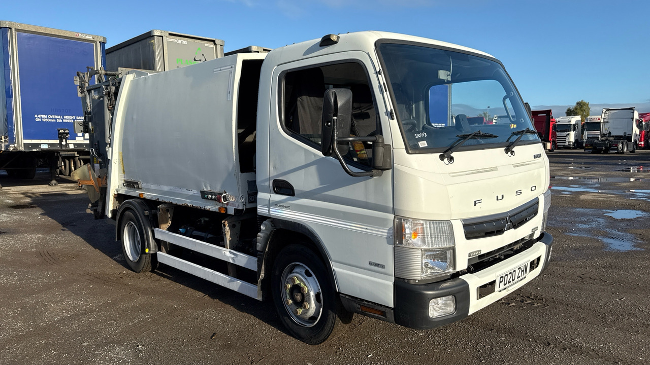 FUSO CANTER  7C15 - Caminhão de lixo: foto 1 FUSO CANTER  7C15 - Caminhão de lixo: foto 1