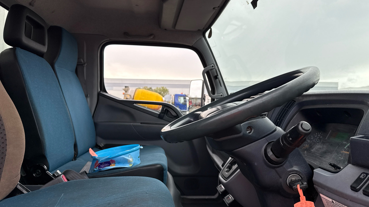 FUSO CANTER 7C15 - Caminhão frigorífico: foto 5 FUSO CANTER 7C15 - Caminhão frigorífico: foto 5