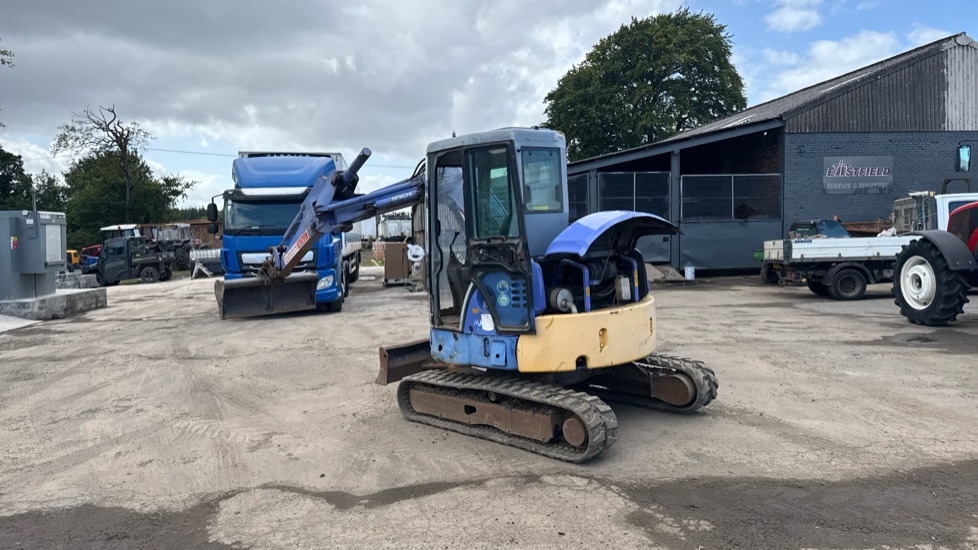 HITACHI EX40UR-3 - Mini escavadeira: foto 3 HITACHI EX40UR-3 - Mini escavadeira: foto 3