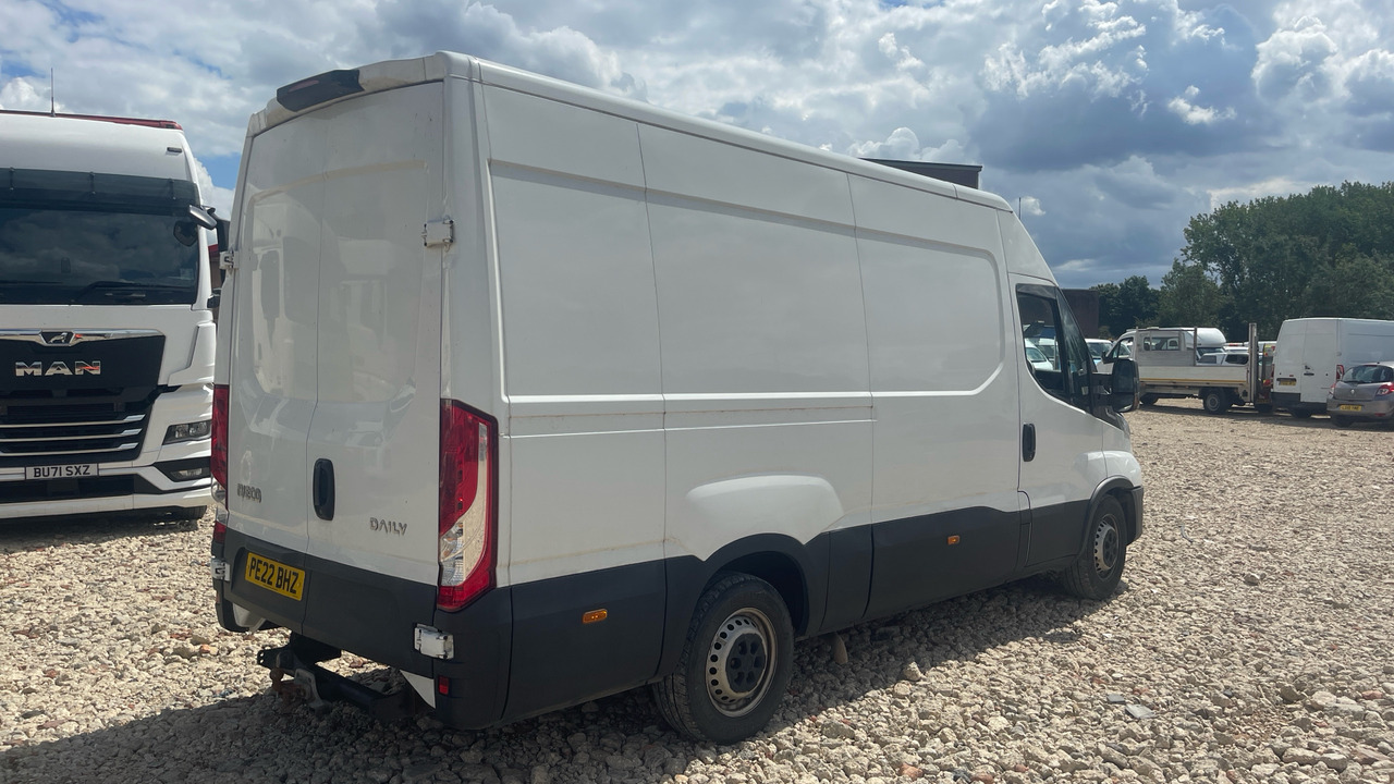 IVECO DAILY 35-140 2.3 3520 WB - Furgão: foto 4 IVECO DAILY 35-140 2.3 3520 WB - Furgão: foto 4
