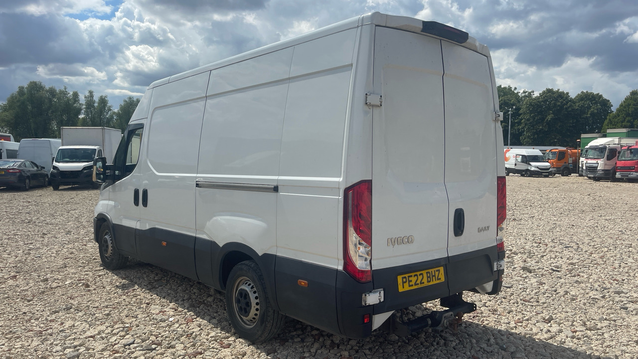 IVECO DAILY 35-140 2.3 3520 WB - Furgão: foto 3 IVECO DAILY 35-140 2.3 3520 WB - Furgão: foto 3