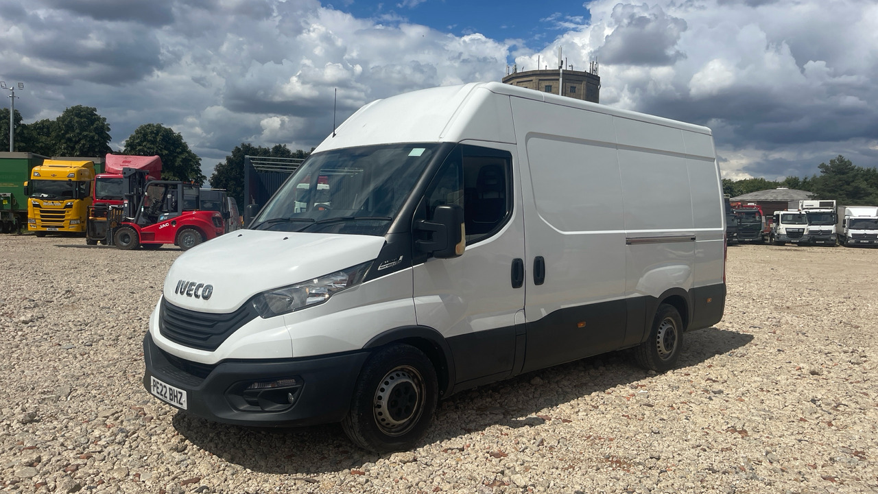 IVECO DAILY 35-140 2.3 3520 WB - Furgão: foto 2 IVECO DAILY 35-140 2.3 3520 WB - Furgão: foto 2