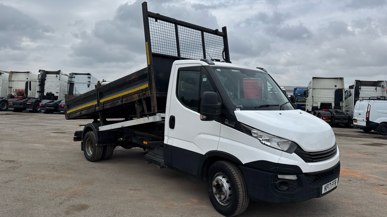 IVECO DAILY 70-180 - Furgão basculante: foto 1 IVECO DAILY 70-180 - Furgão basculante: foto 1
