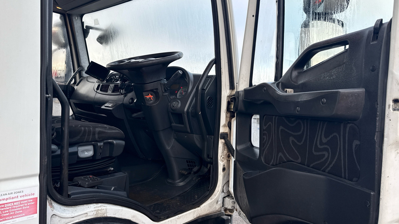 IVECO EUROCARGO 140E18 - Caminhão furgão: foto 5 IVECO EUROCARGO 140E18 - Caminhão furgão: foto 5