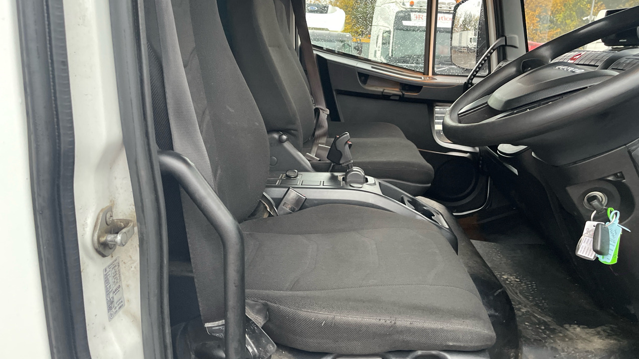 IVECO EUROCARGO 180-250 - Caminhão com lona: foto 5 IVECO EUROCARGO 180-250 - Caminhão com lona: foto 5