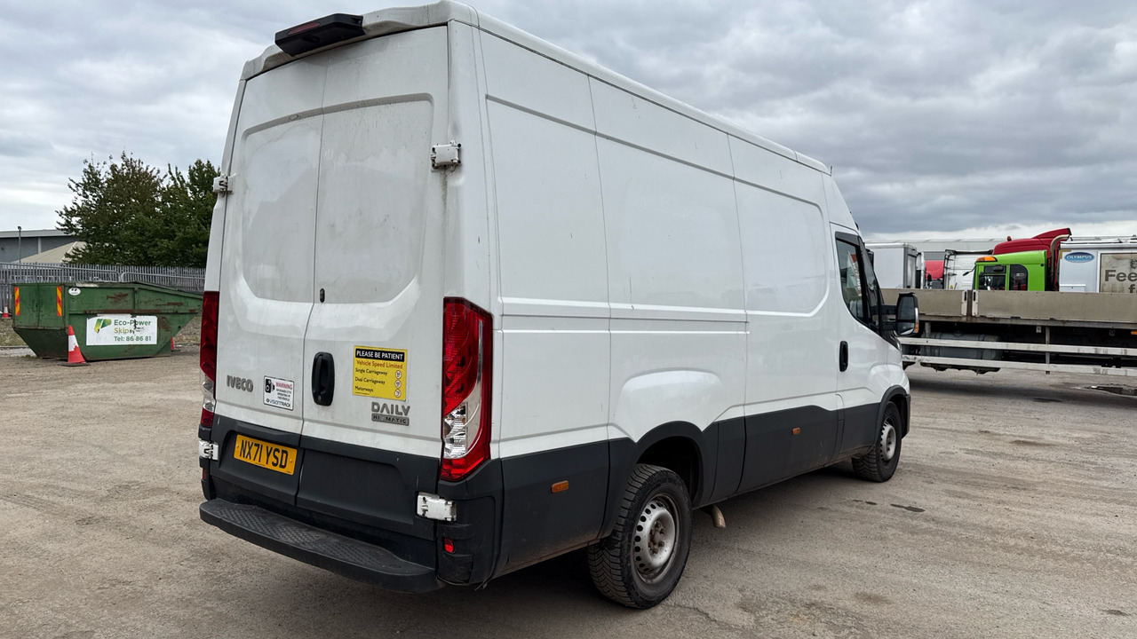Iveco Daily 35-140 2.3 3520 WB - Furgão: foto 4 Iveco Daily 35-140 2.3 3520 WB - Furgão: foto 4