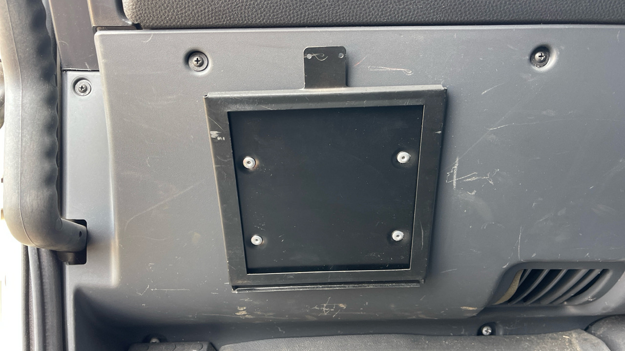 Caminhão com lona Iveco Eurocargo 110E21: foto 11 Caminhão com lona Iveco Eurocargo 110E21: foto 11