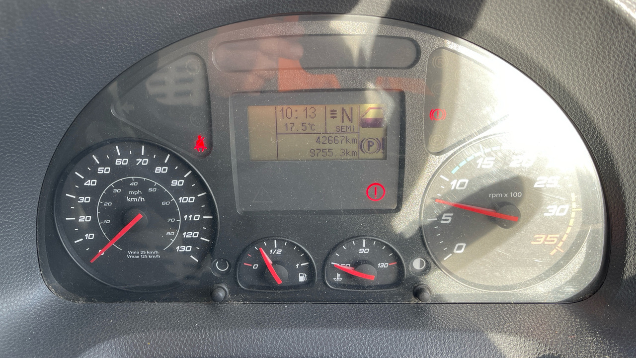 Caminhão com lona Iveco Eurocargo 110E21: foto 6 Caminhão com lona Iveco Eurocargo 110E21: foto 6