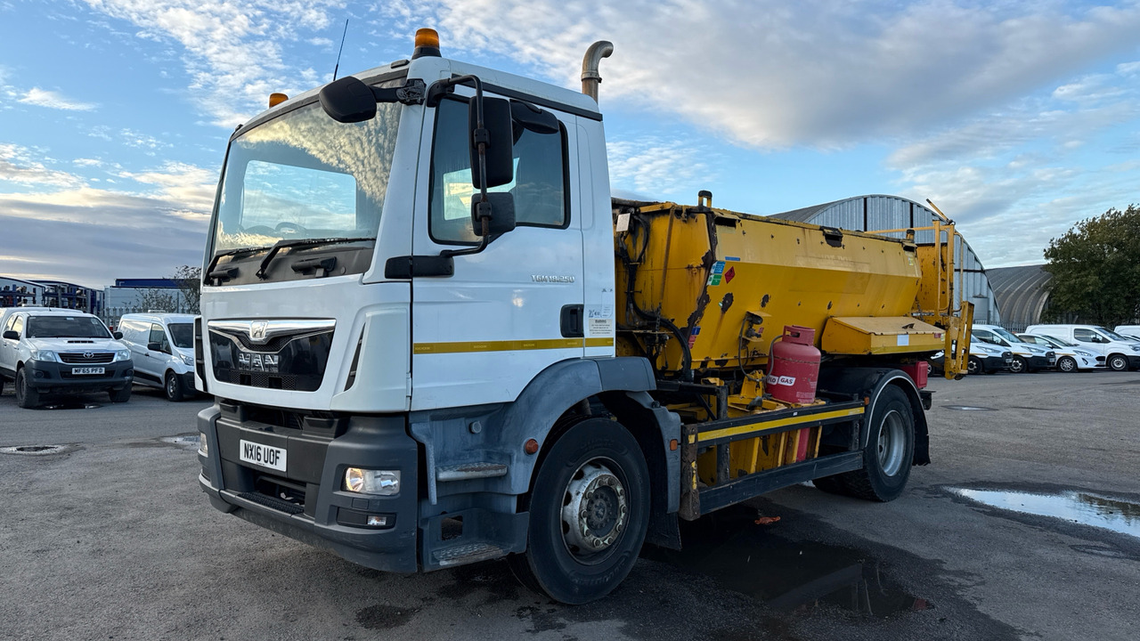 MAN TG-M 18.250 - Máquina de asfalto: foto 2 MAN TG-M 18.250 - Máquina de asfalto: foto 2