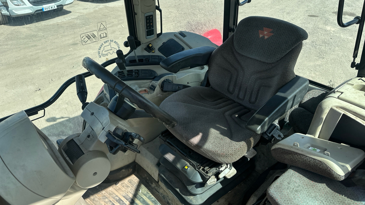 Trator MASSEY FERGUSON 5712 DYNA 4: foto 8
