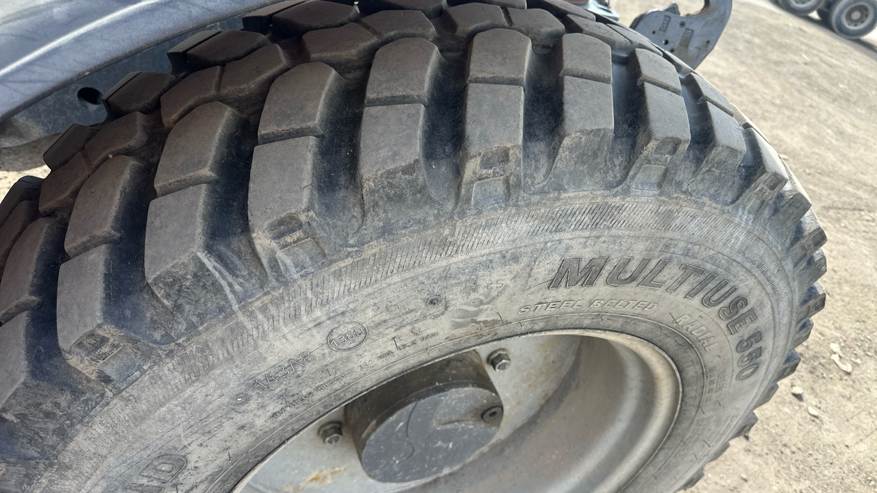 Trator MASSEY FERGUSON 5712 DYNA 4: foto 16