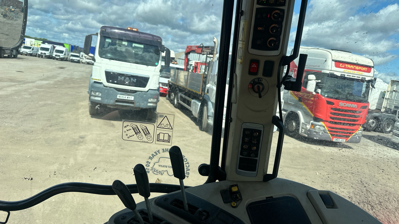 Trator MASSEY FERGUSON 5712 DYNA 4: foto 7