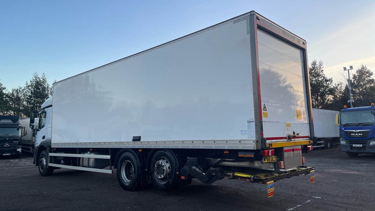 MERCEDES-BENZ ACTROS 2530 - Caminhão furgão: foto 3 MERCEDES-BENZ ACTROS 2530 - Caminhão furgão: foto 3