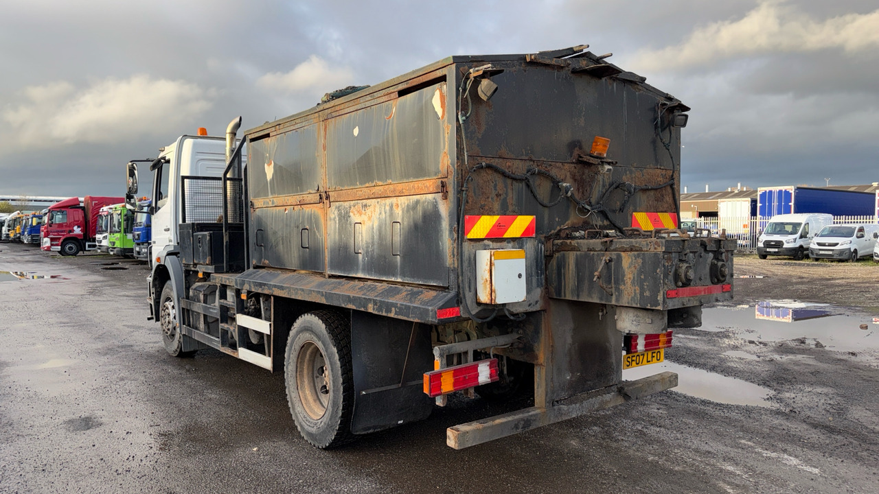 MERCEDES-BENZ AXOR 1824 - Máquina de asfalto: foto 3 MERCEDES-BENZ AXOR 1824 - Máquina de asfalto: foto 3