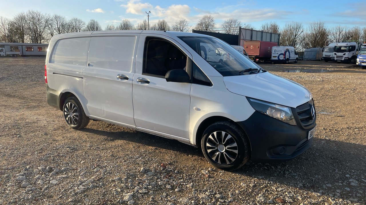 MERCEDES-BENZ VITO 114 CDI BLUE TEC - Furgão compacto: foto 1 MERCEDES-BENZ VITO 114 CDI BLUE TEC - Furgão compacto: foto 1