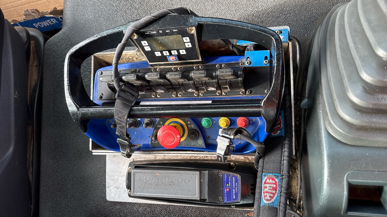 Camião de caixa aberta/ Plataforma, Caminhão grua Man TGS 26.360: foto 16