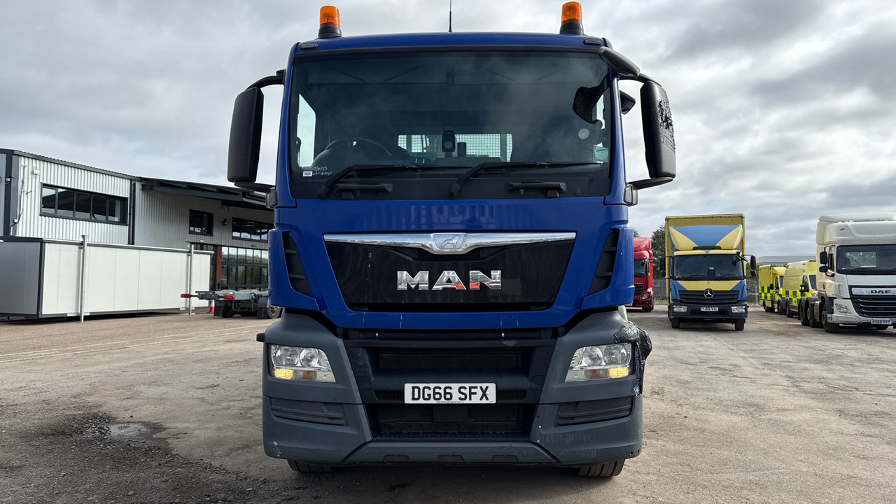 Camião de caixa aberta/ Plataforma, Caminhão grua Man TGS 26.360: foto 13