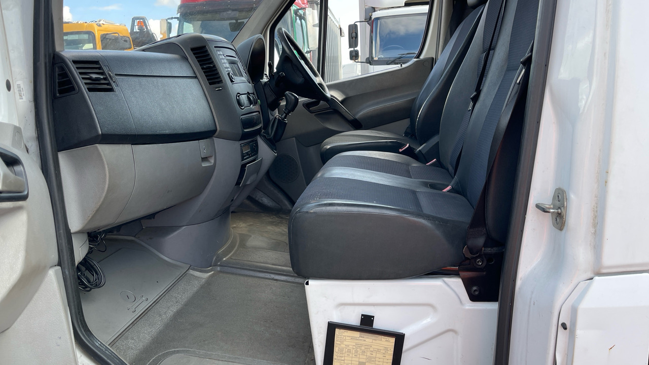Caminhão com plataforma aérea Mercedes-Benz Sprinter 513 CDI: foto 19