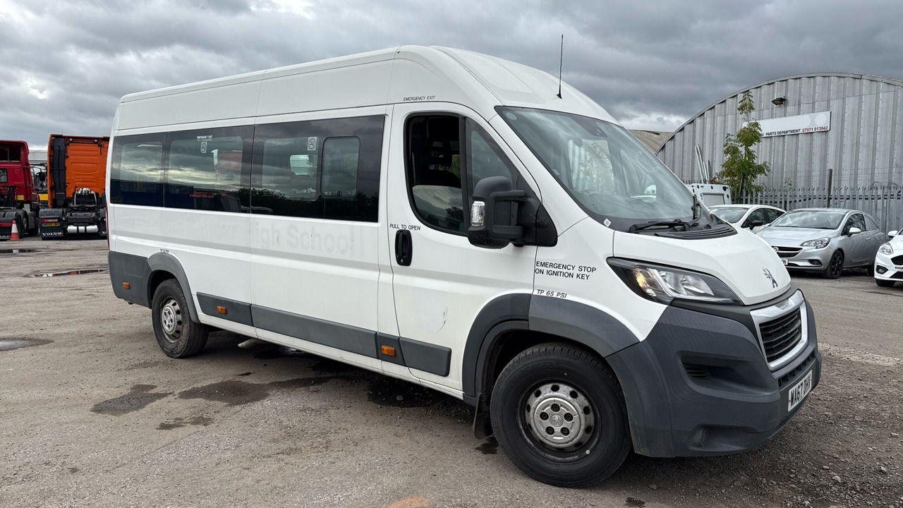 PEUGEOT BOXER 2.0 BLUEHDI 130PS - Micro-ônibus, Furgão de passageiros: foto 1 PEUGEOT BOXER 2.0 BLUEHDI 130PS - Micro-ônibus, Furgão de passageiros: foto 1