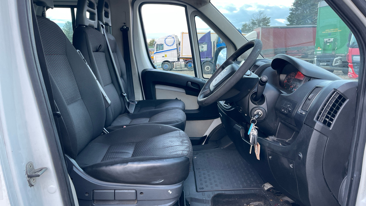 PEUGEOT BOXER 335 2.0 BLUE HDI 130PS - Furgão basculante: foto 5 PEUGEOT BOXER 335 2.0 BLUE HDI 130PS - Furgão basculante: foto 5