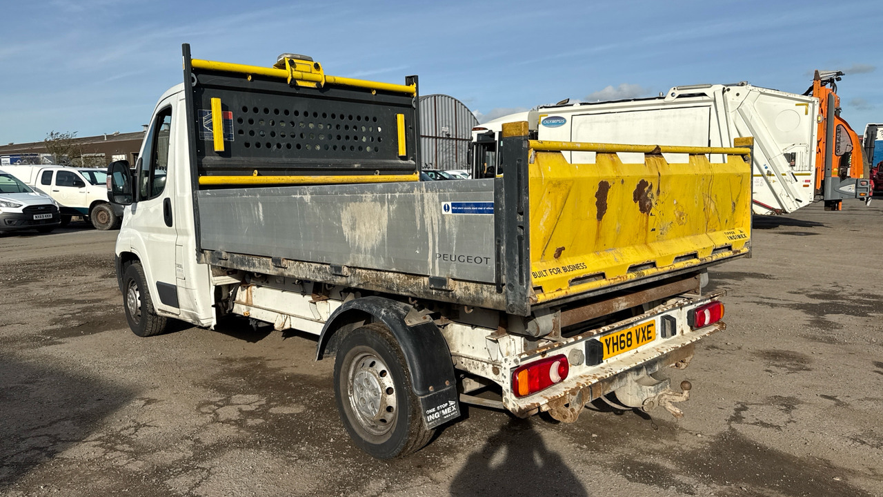 PEUGEOT BOXER 355 2.0 BlueHDi 130ps - Furgão basculante: foto 4 PEUGEOT BOXER 355 2.0 BlueHDi 130ps - Furgão basculante: foto 4