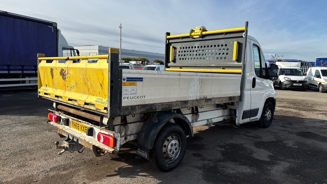 PEUGEOT BOXER 355 2.0 BlueHDi 130ps - Furgão basculante: foto 5 PEUGEOT BOXER 355 2.0 BlueHDi 130ps - Furgão basculante: foto 5