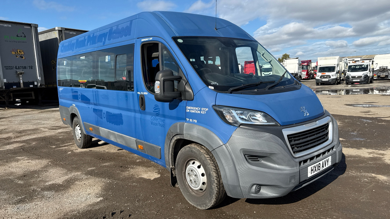 PEUGEOT BOXER 440 2.0 BlueHDi 130ps - Micro-ônibus, Furgão de passageiros: foto 1 PEUGEOT BOXER 440 2.0 BlueHDi 130ps - Micro-ônibus, Furgão de passageiros: foto 1