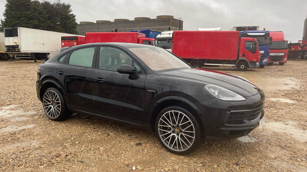 PORSCHE CAYENNE V6 E-HYBRID - SUV: foto 1 PORSCHE CAYENNE V6 E-HYBRID - SUV: foto 1