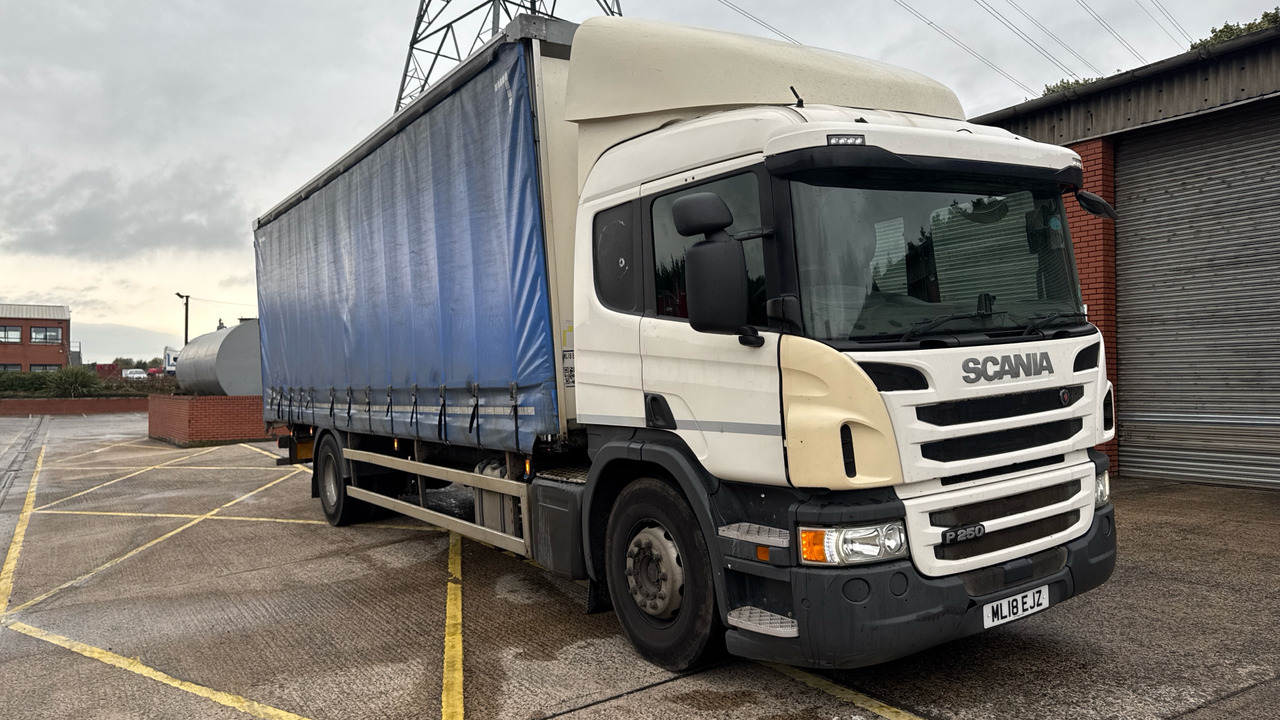 SCANIA P 250 - Caminhão com lona: foto 1 SCANIA P 250 - Caminhão com lona: foto 1