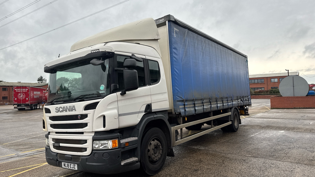 SCANIA P 250 - Caminhão com lona: foto 2 SCANIA P 250 - Caminhão com lona: foto 2